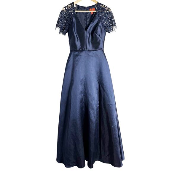 Monique Lhuillier Navy Blue Lace Satin Short Sleeve A-Line V-Neck Ball Gown 4 - Picture 5 of 13